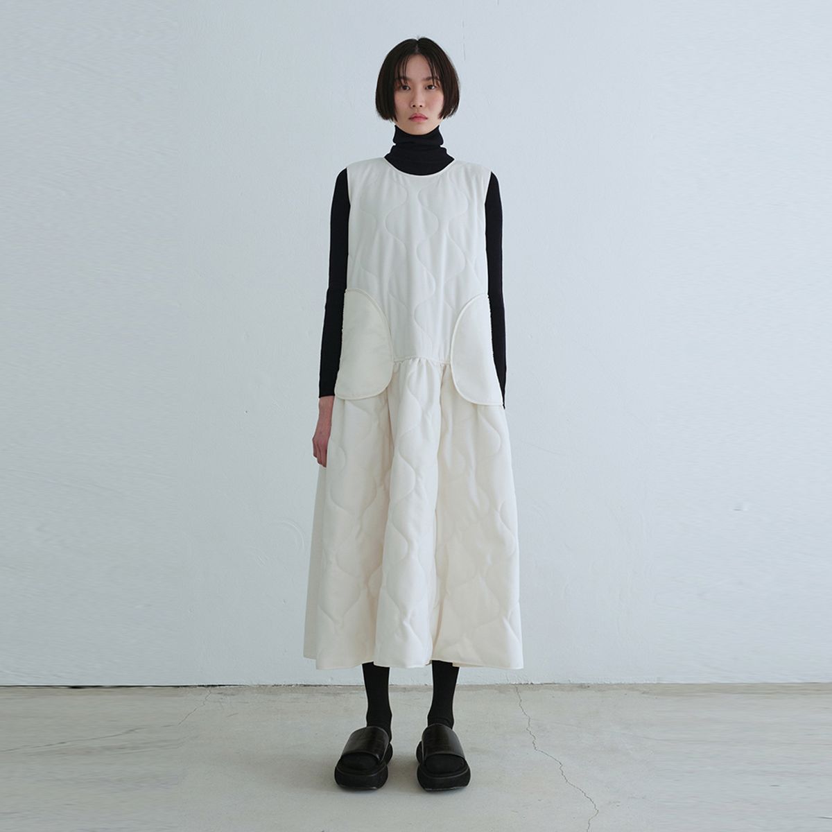 래코드(RECODE) Quilting Voluminous Dress_RQDAW23541IVX