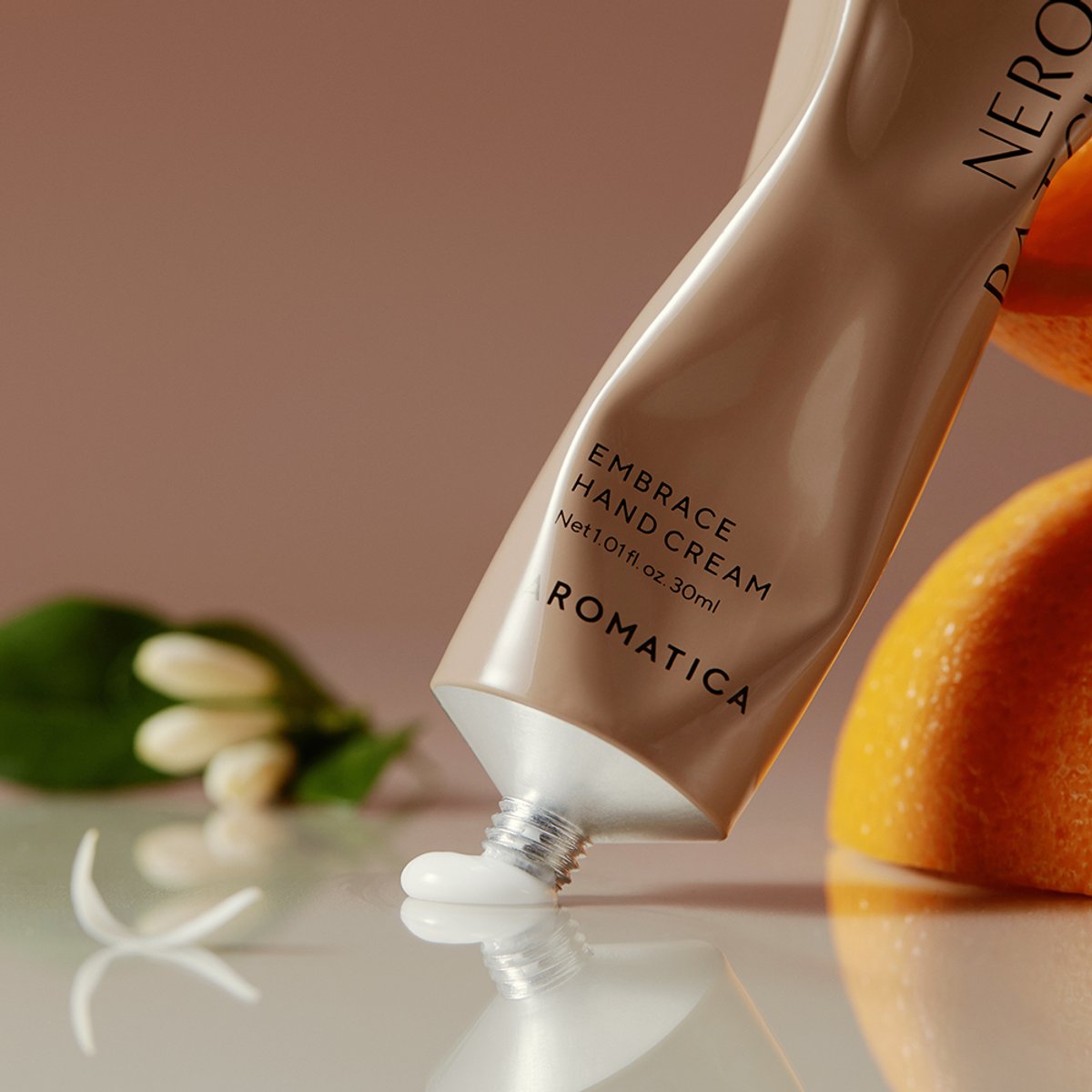 아로마티카(AROMATICA) (플로럴 향)임브레이스 핸드크림 네롤리 & 패츌리 30ML
