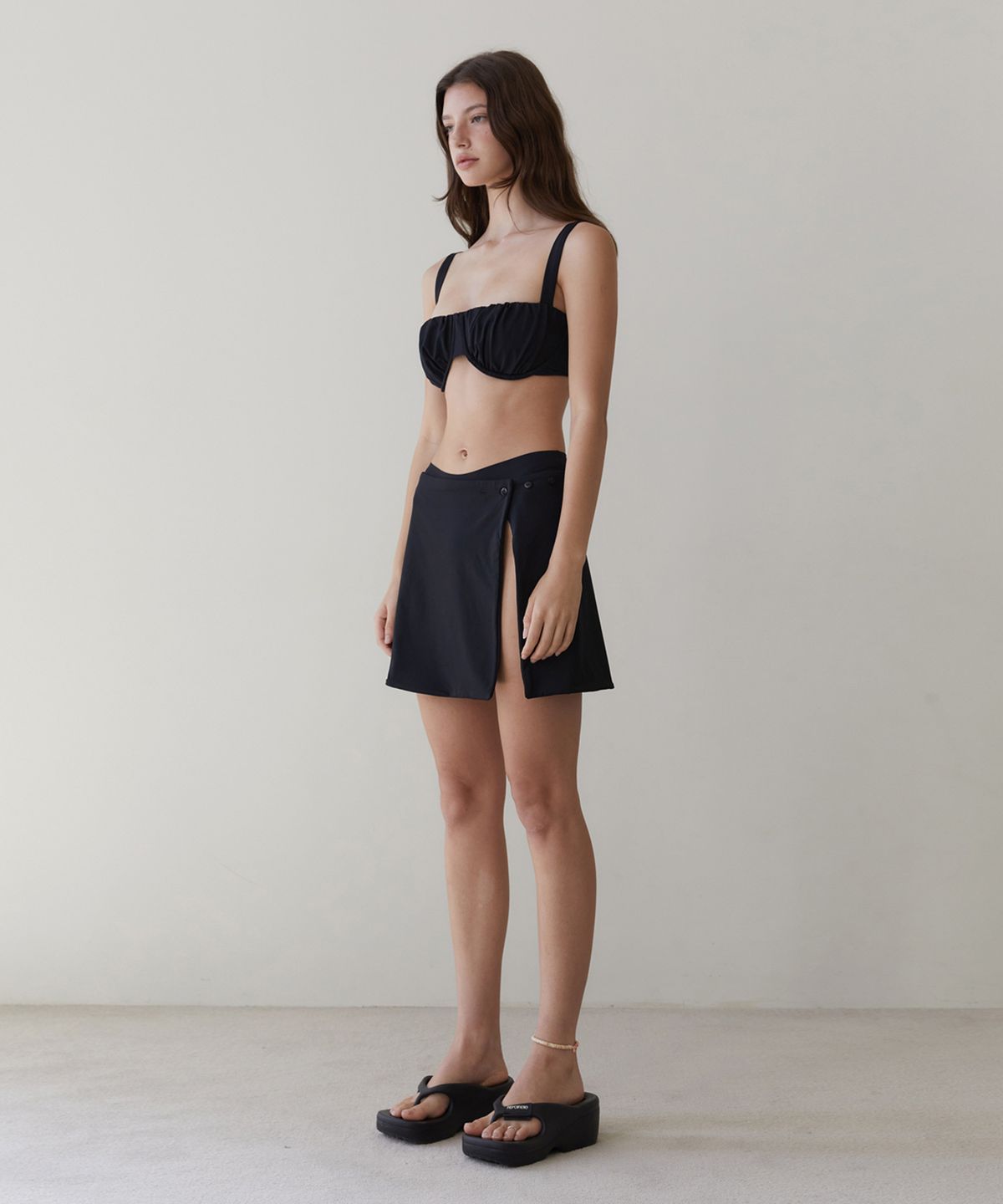 르브아시스(REVOIRSIS) RVIS shirring bikini skirt black