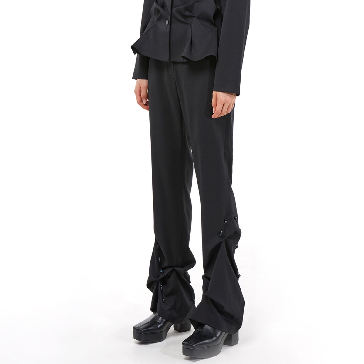 킴지수(KIMZISU) DOZI - Beaded Slim Trousers _ Black