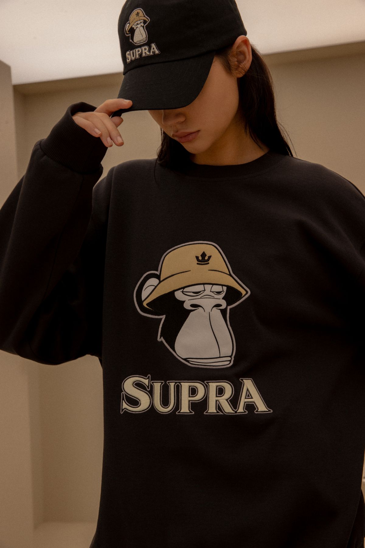 수프라(SUPRA) BAYC 원포인트 로고 볼캡(BLACK)