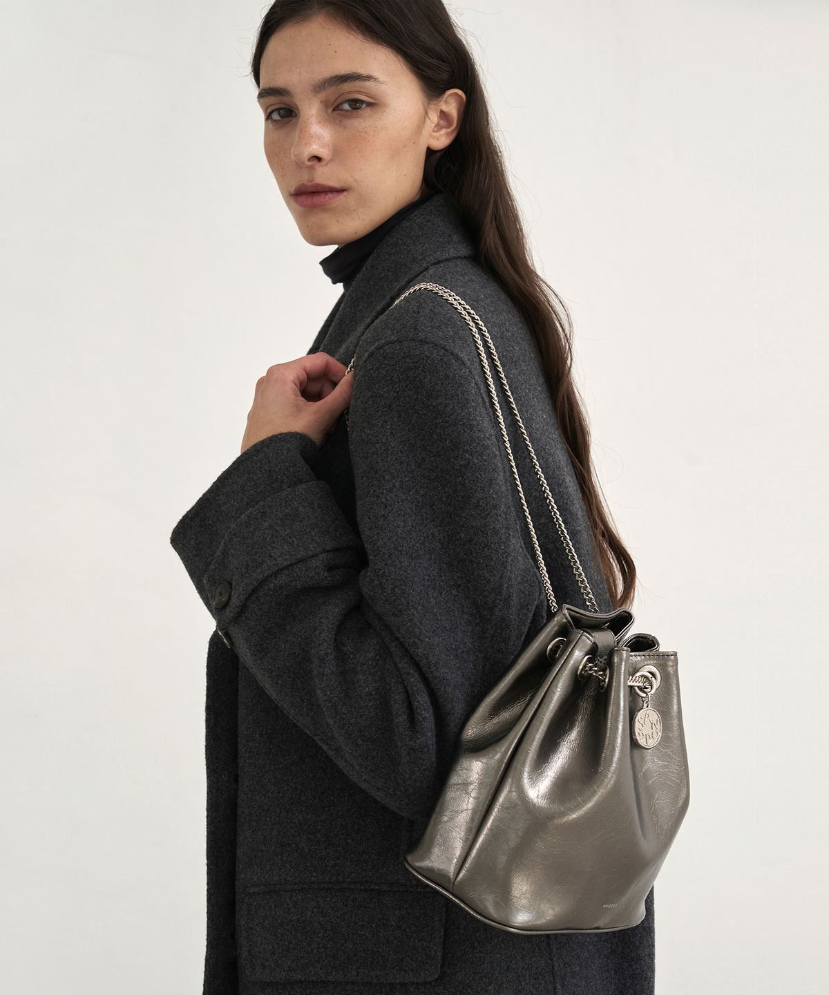 앤오즈(ANODDS) TIWI SLING chain leather medium bag 5 color