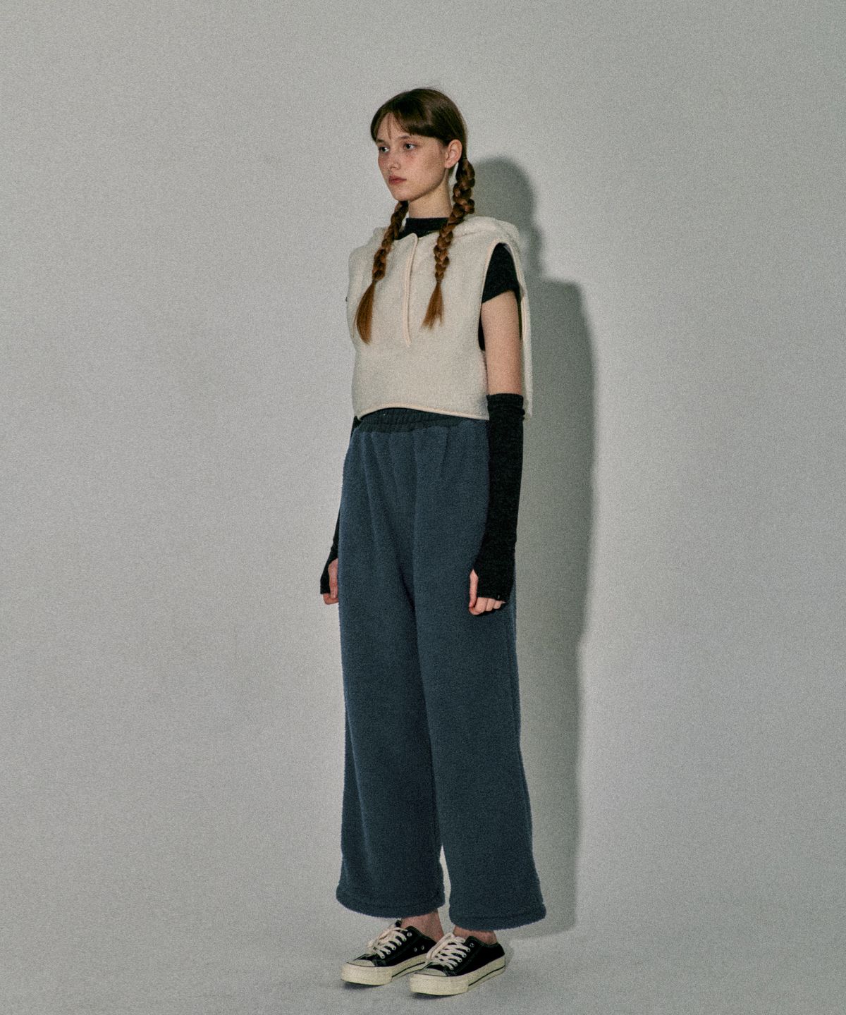꾸아페(QUAFE) COLORING FLEECE PANTS_BLUE GREEN