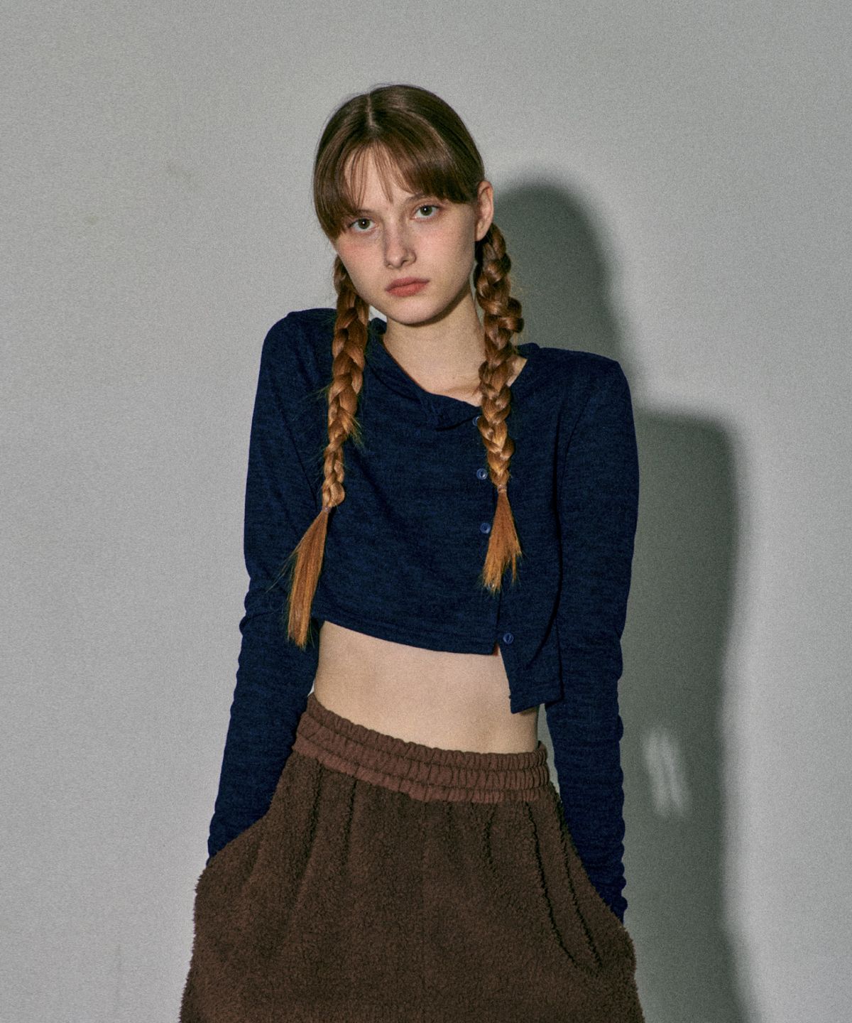 꾸아페(QUAFE) UNBALANCE SLIM CARDIGAN_NAVY