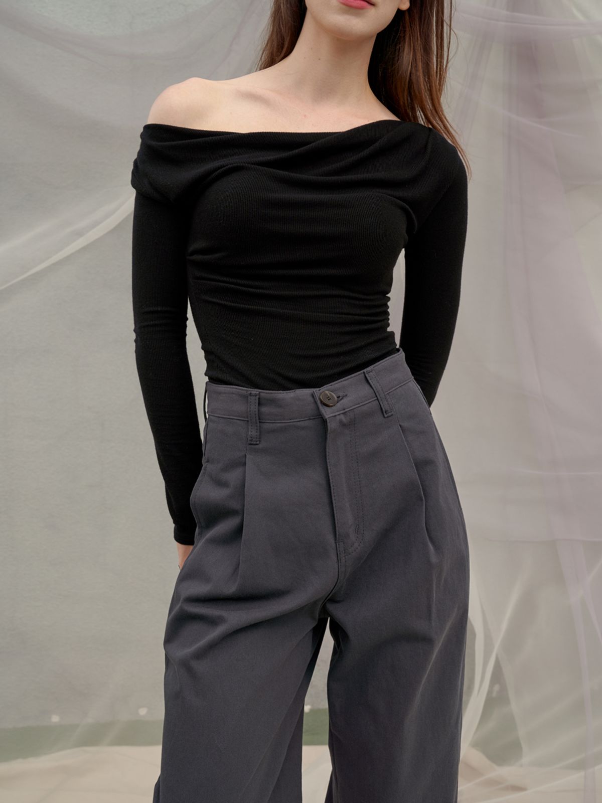 쏘리, 투 머치 러브(SORRY, TOO MUCH LOVE) Baggy Pin tuck Cotton Pants_Charcoal