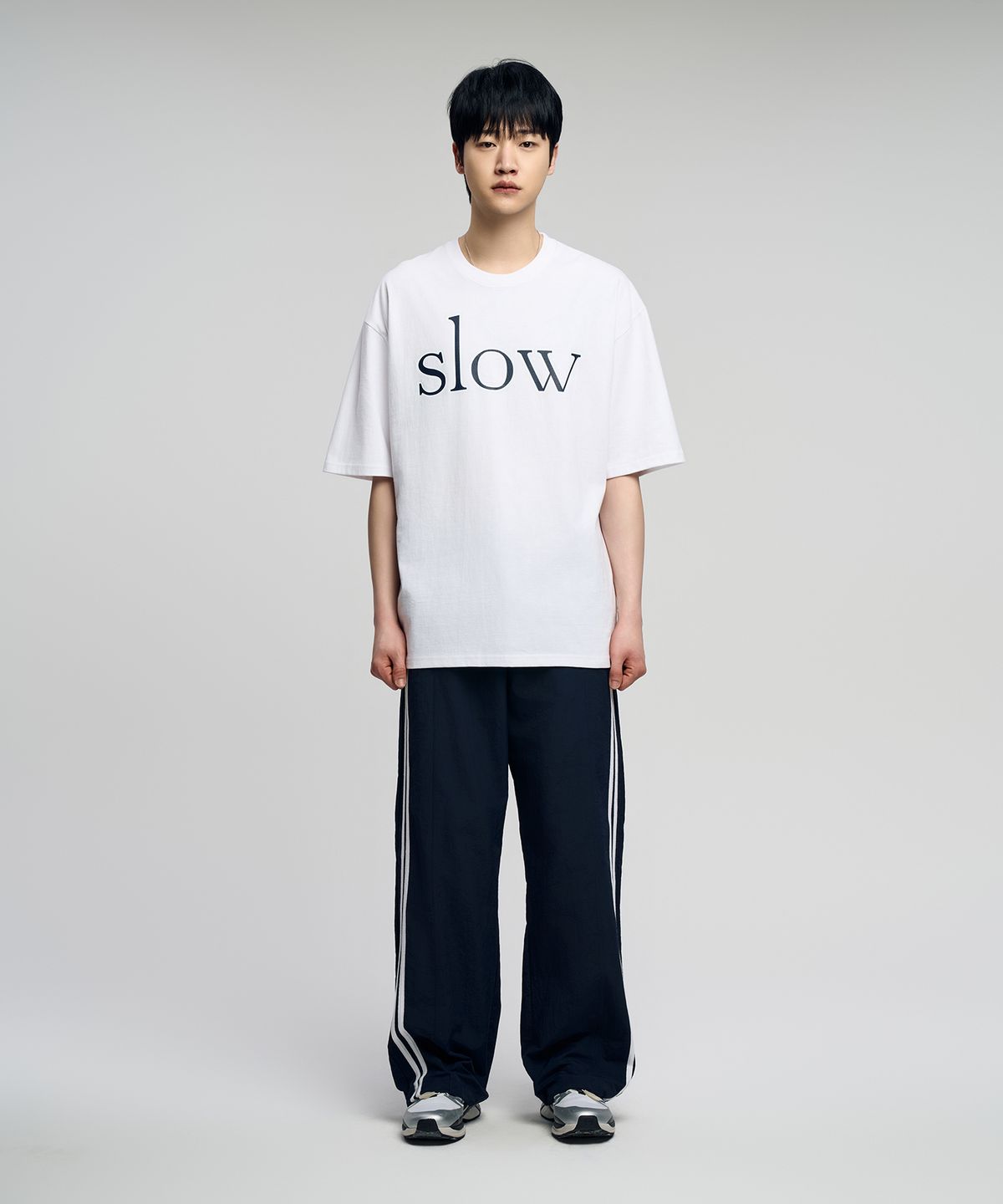슬로우 레코드 하우스(SLOW RECORD HOUSE) 사이드 트랙 나일론 팬츠_네이비