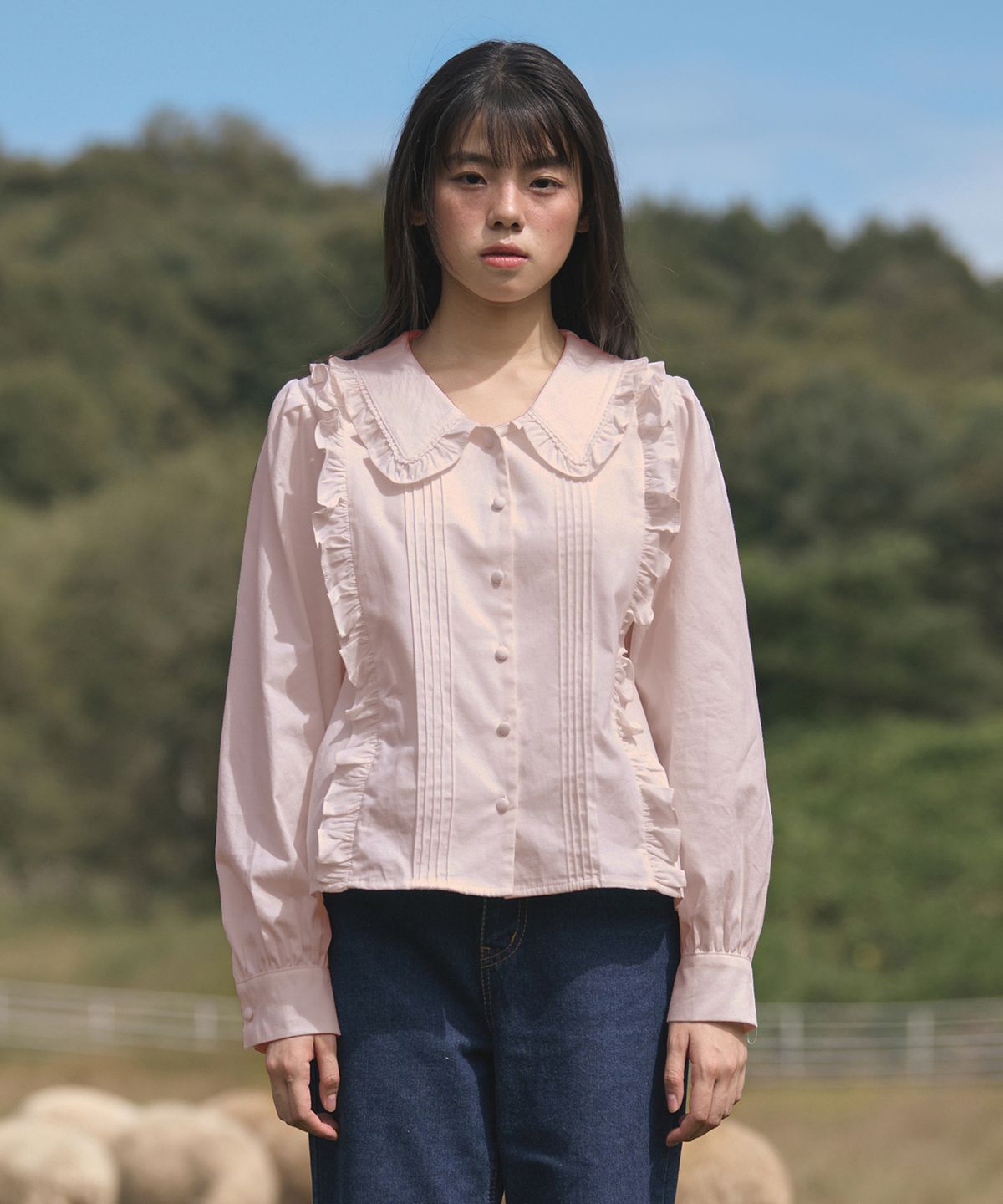 바이탈싸인(VITALSIGN) Frill Collar Ruffle-Tuck Blouse (2colors)