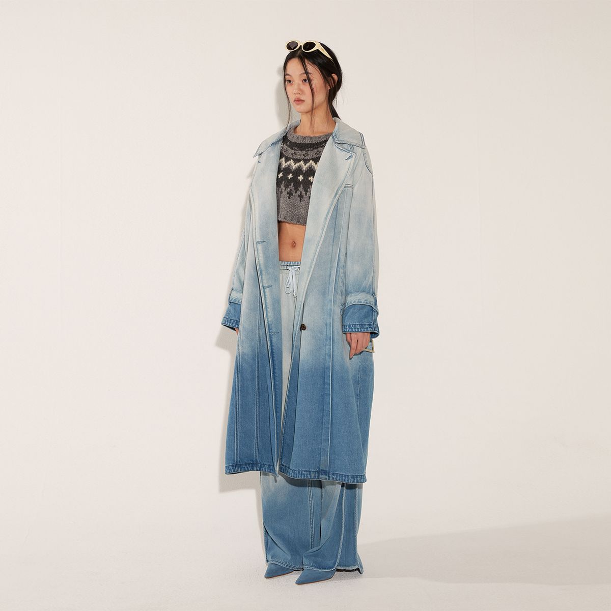 솔티페블(SALTY PEBBLE) GRADATION DENIM TRENCH COAT [BLUE]