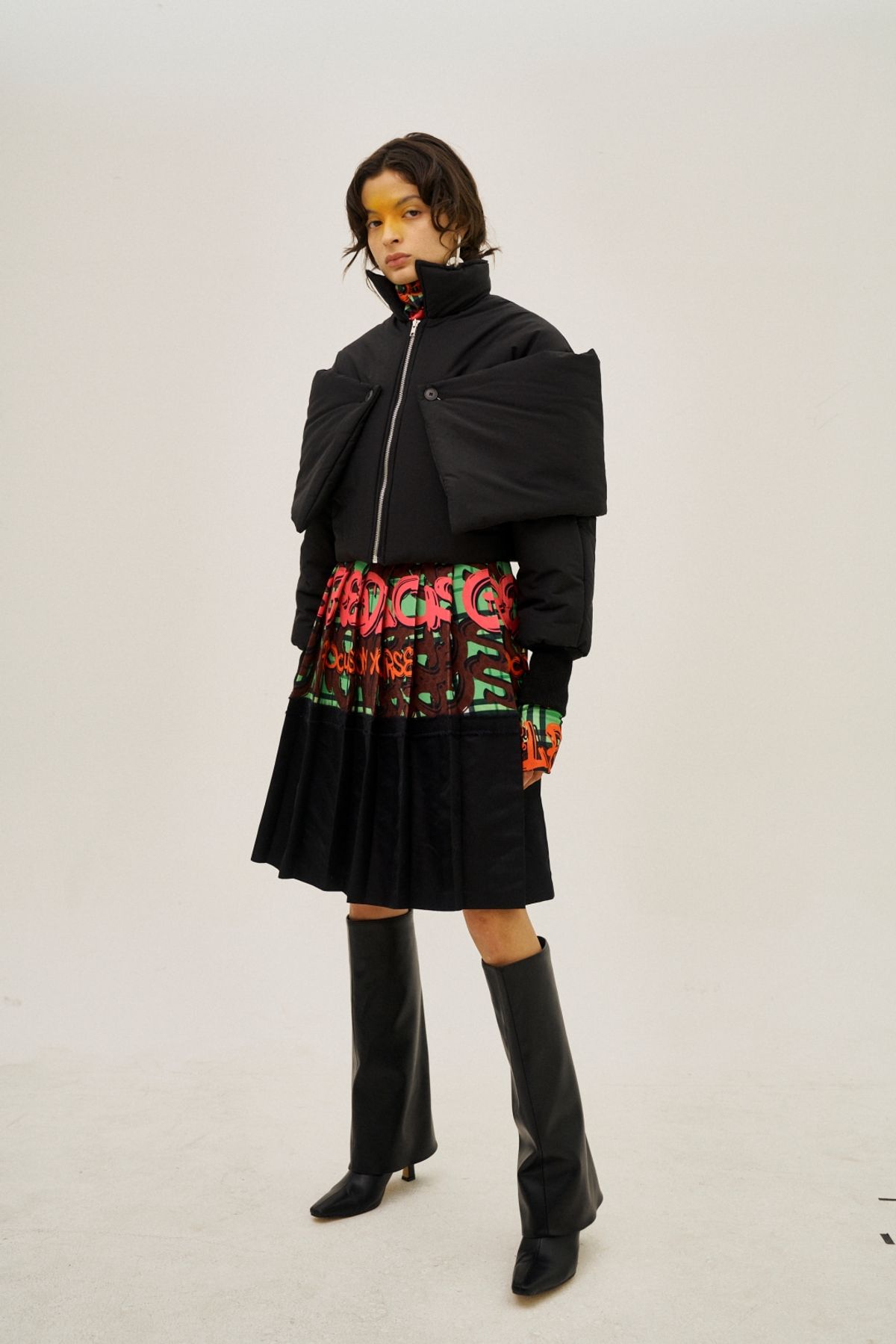 그리디어스(GREEDILOUS) Detatchable Cape Jumper Full Black