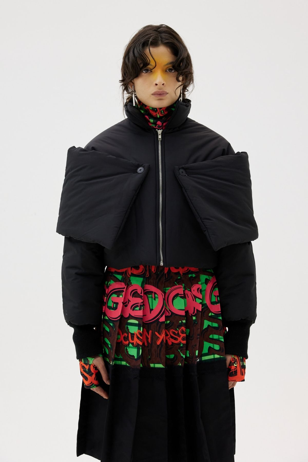 그리디어스(GREEDILOUS) Detatchable Cape Jumper Full Black