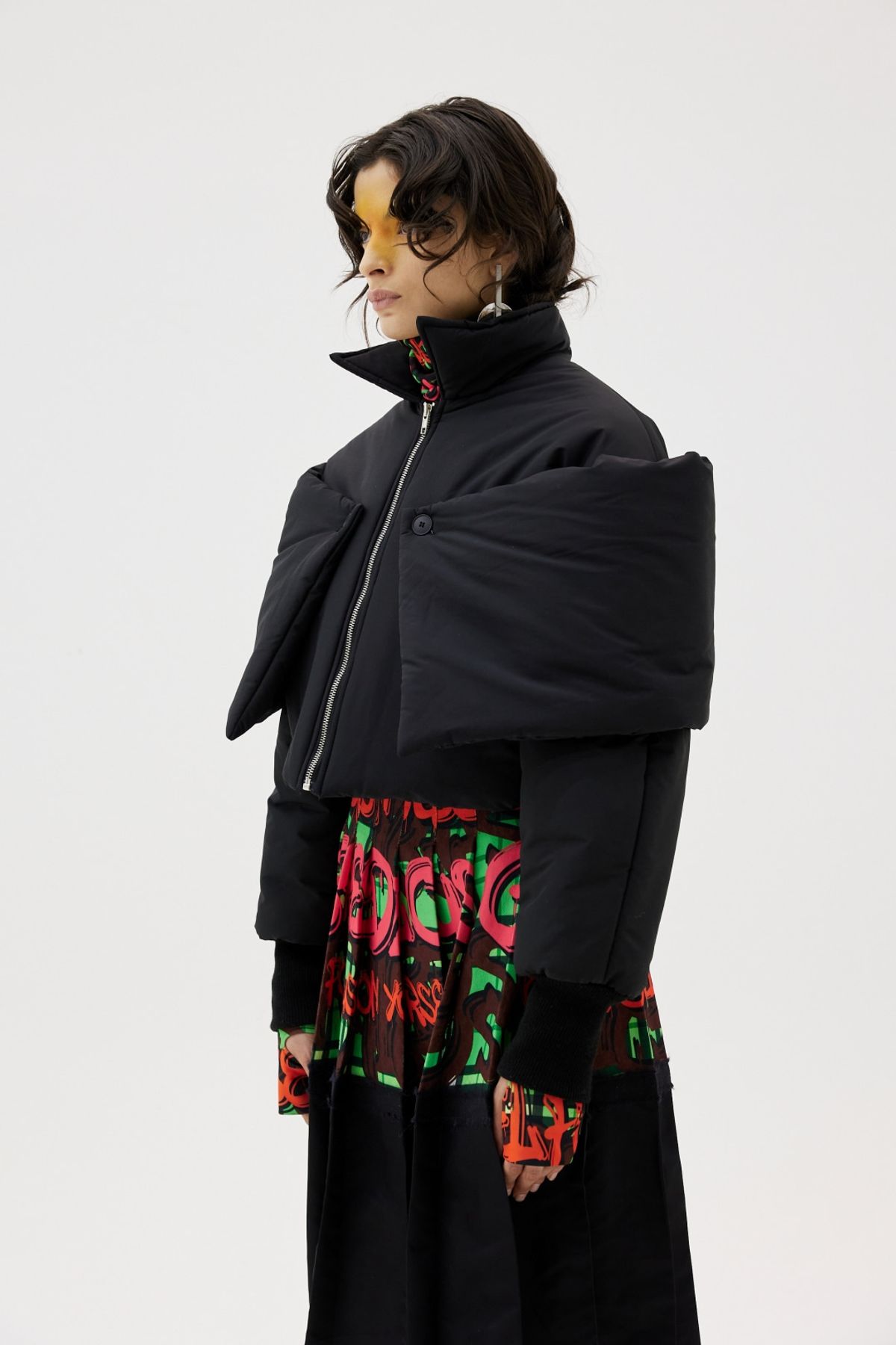 그리디어스(GREEDILOUS) Detatchable Cape Jumper Full Black