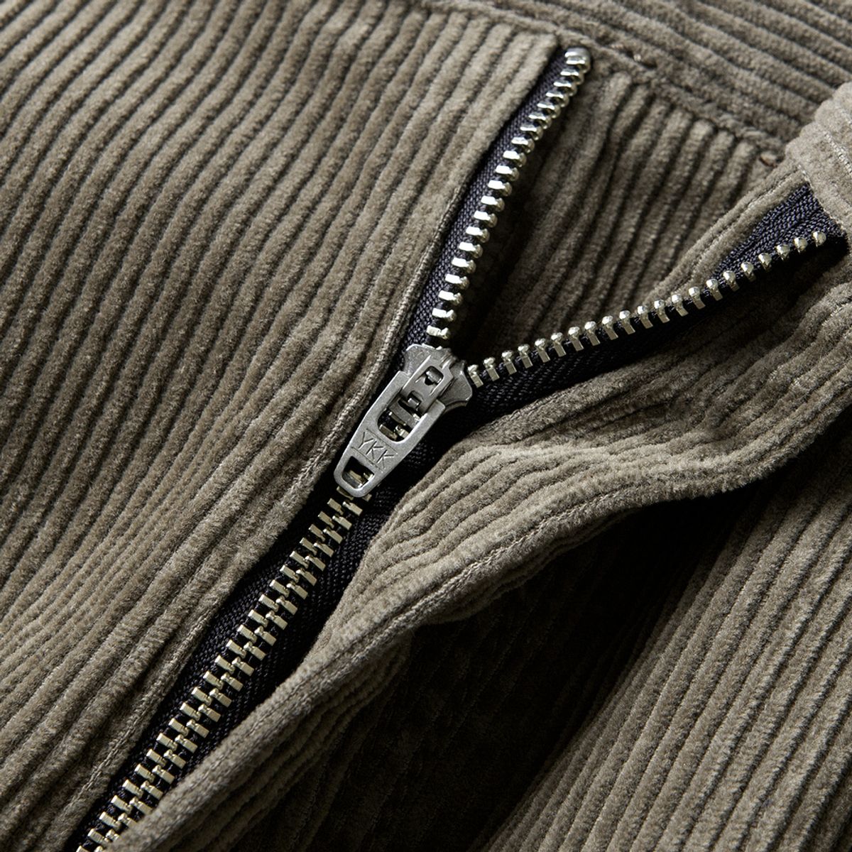 솔티(SORTIE) Tura Corduroy Washed Trousers (Light Khaki)