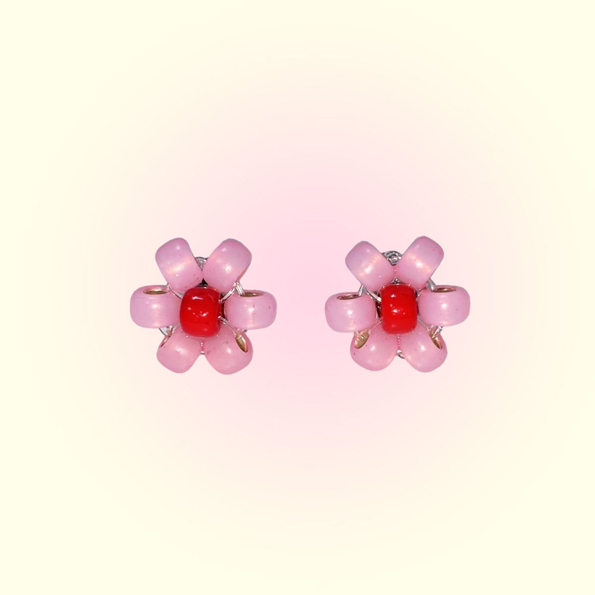 러브오낫(LOVE OR NOT) Pinky Red Flower Beads Earring