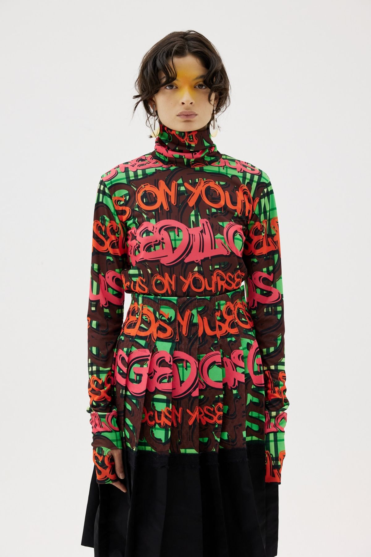 그리디어스(GREEDILOUS) Brown Logo Print Fitted Top