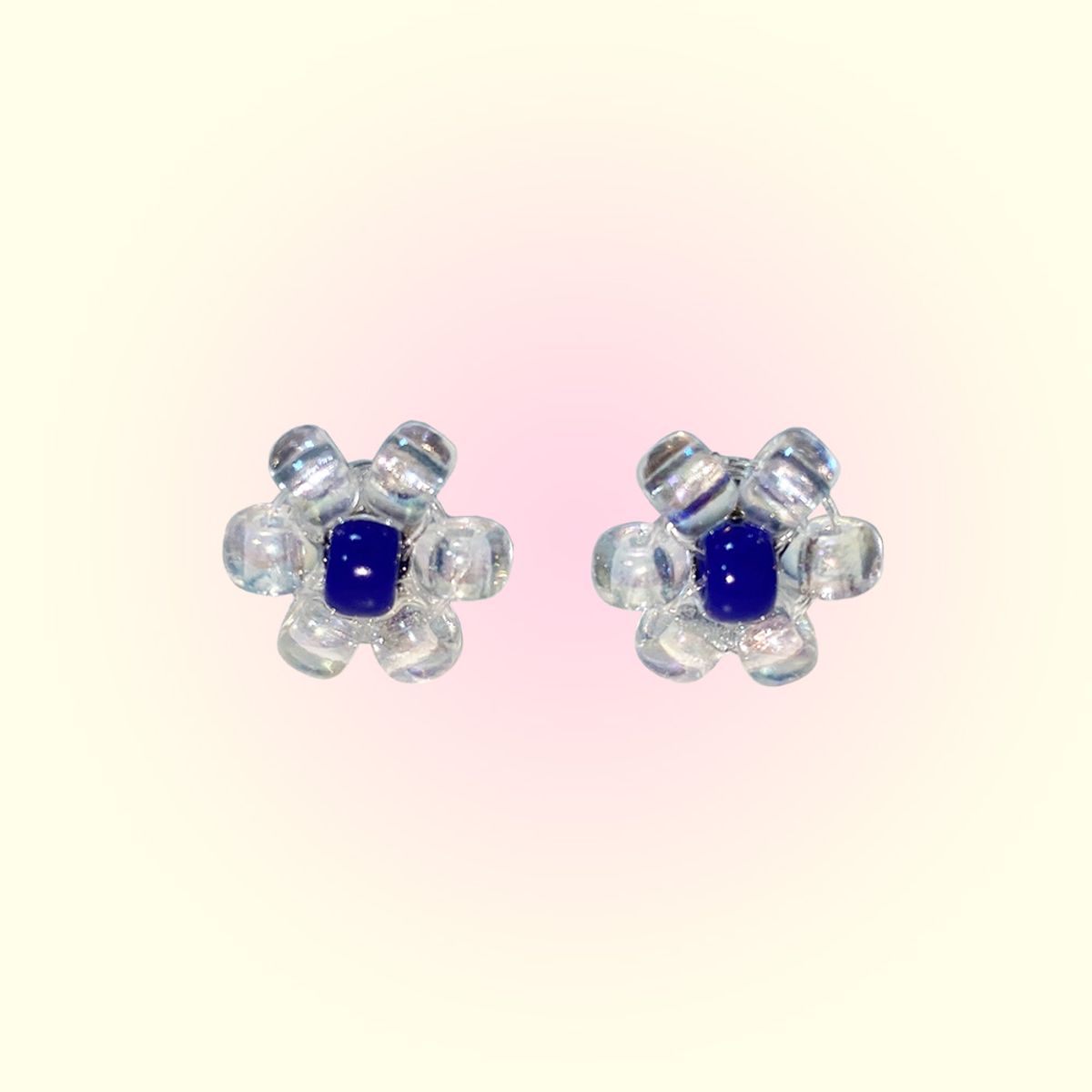러브오낫(LOVE OR NOT) Shiny Glass Flower Beads Earring