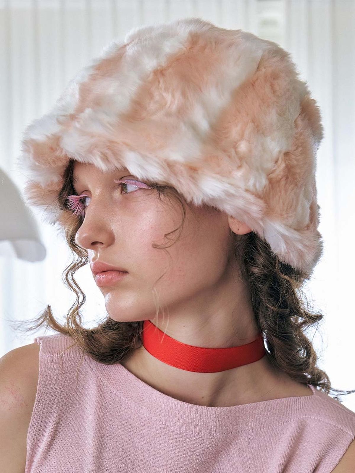 포에지담(POESIEDAME) PETIT FUR MEATEL HAT IN PINK SNOW
