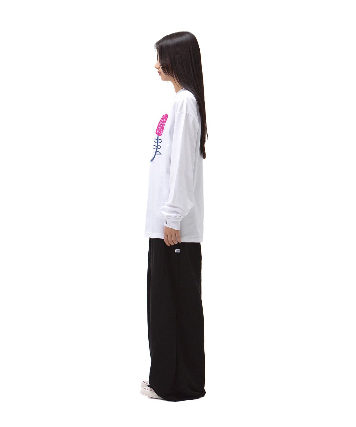 얀코 아르프(JANCO ARP) 플라워 세미 오버핏 롱슬리브-화이트