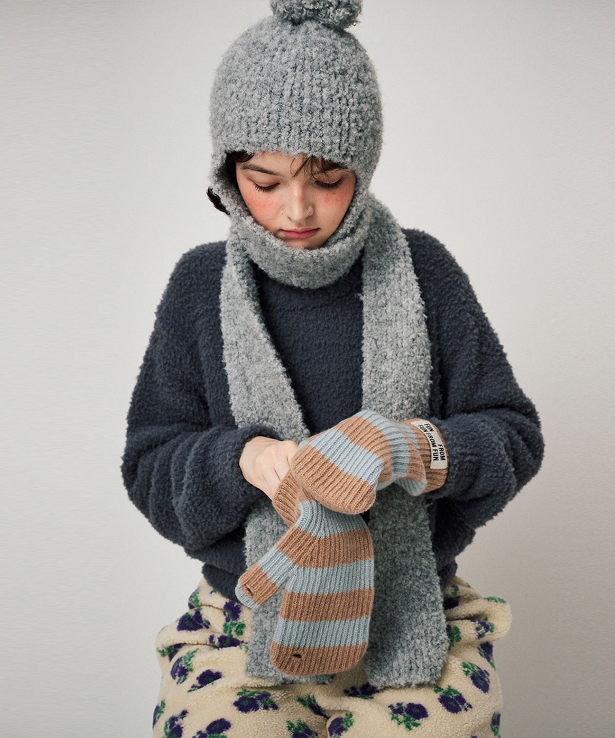 펀프롬펀(FUNFROMFUN) STRIPE MITTENS, BLUE+CAMEL