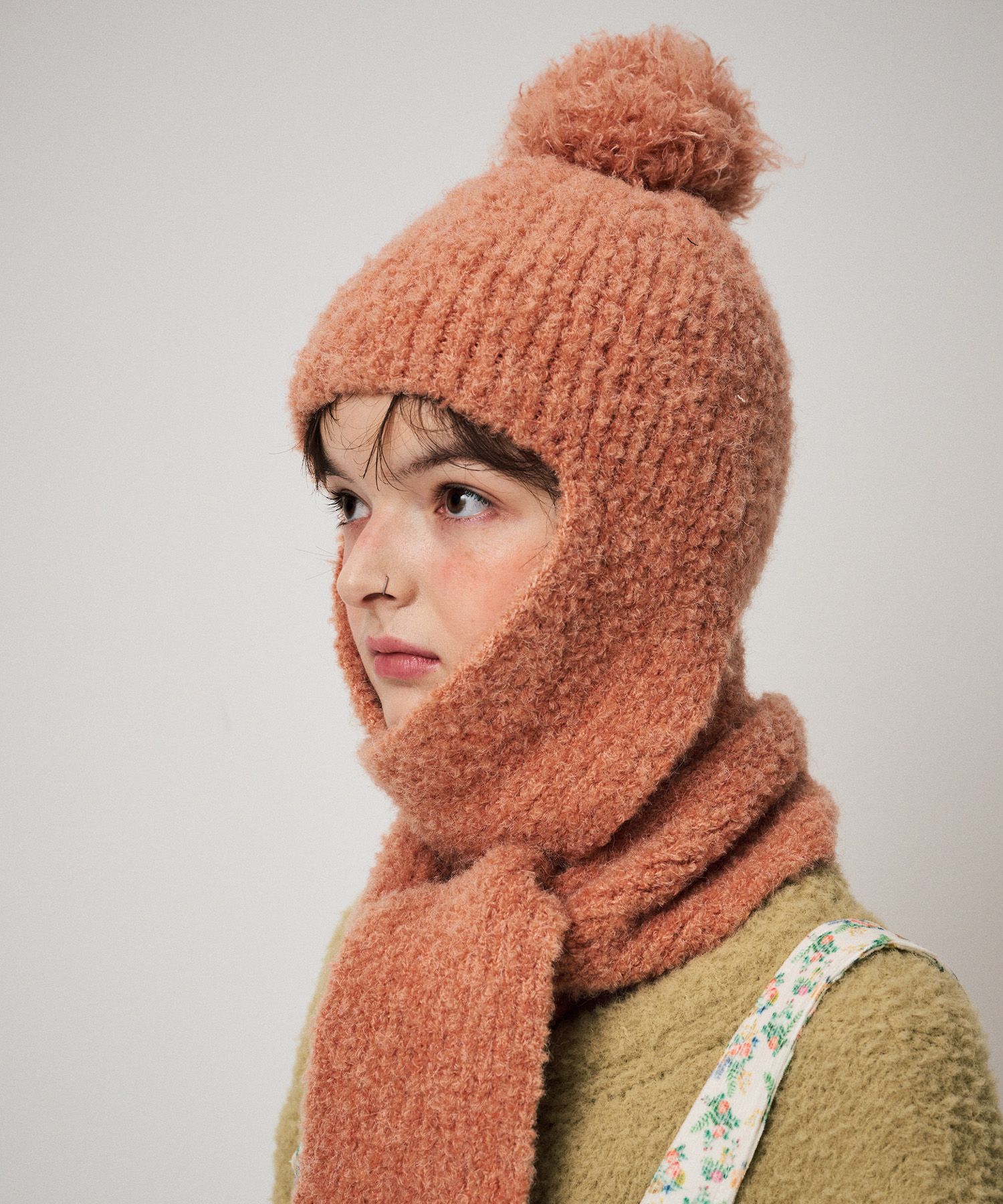 MUSINSA公式 | FUNFROMFUN BOUCLE BALACLAVA MUFFLER, APRICOT