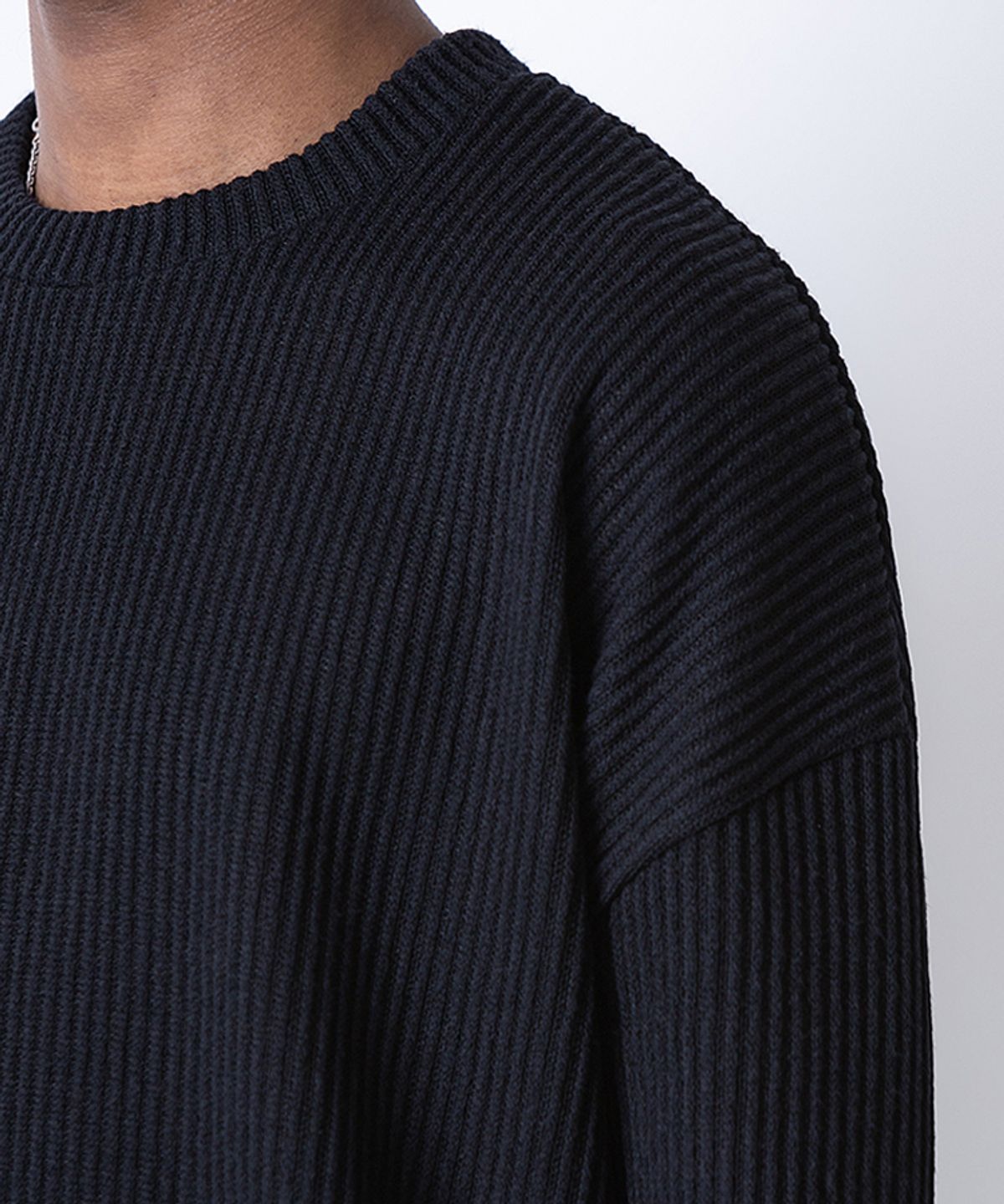 스트라이크(STRIKE) 드롭 숄더 루즈 풀오버 (BLACK)