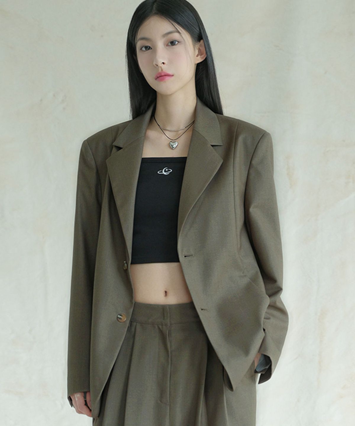 어반드레스(AVANDRESS) [SET] 커브드 투버튼 블레이저 & Two-Tuck Slacks 101 - 3COL