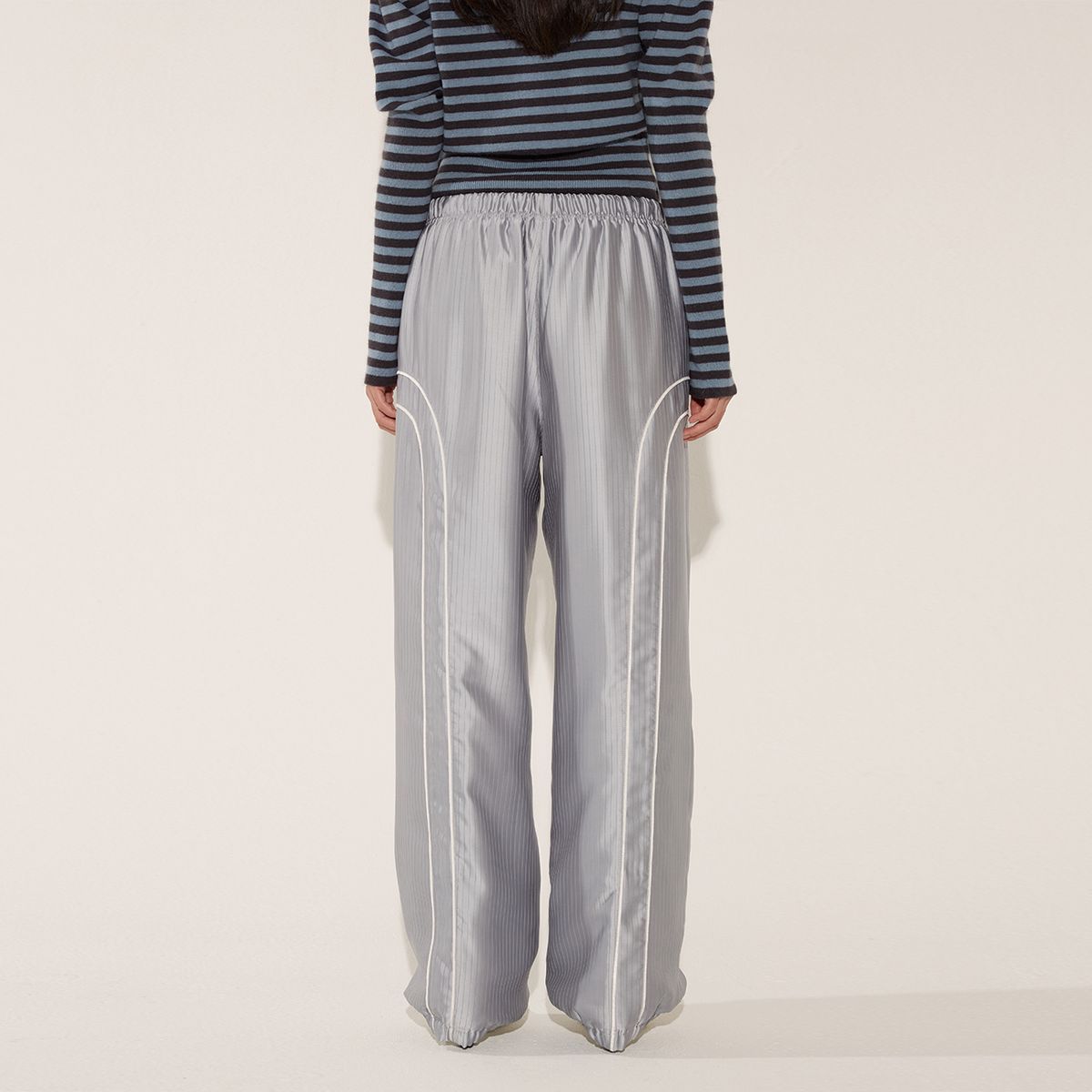 솔티페블(SALTY PEBBLE) SATIN PIPING JOGGER PANTS [LIGHT GREY]