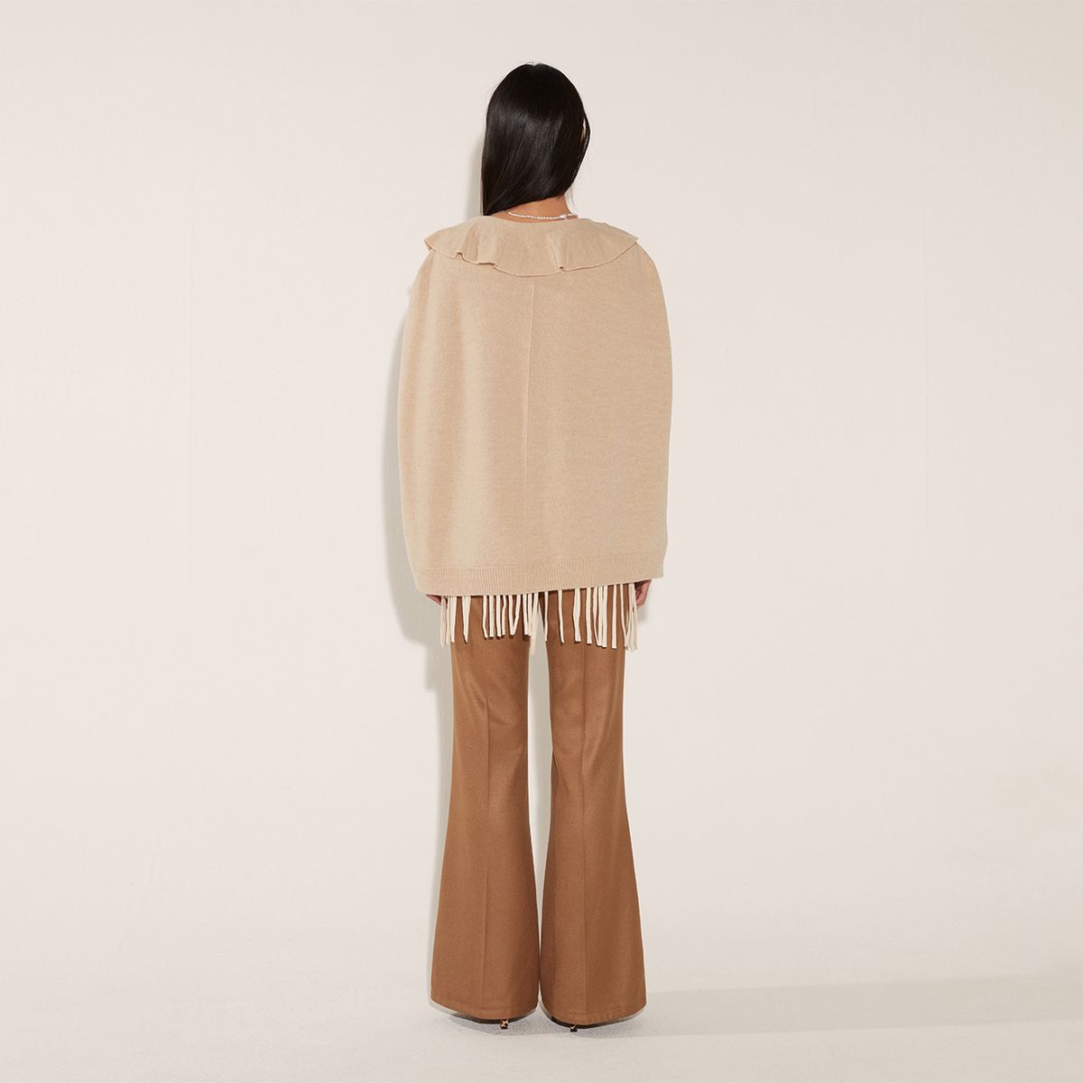 솔티페블(SALTY PEBBLE) FLARE CAPE WOOL KNIT [CREAM]
