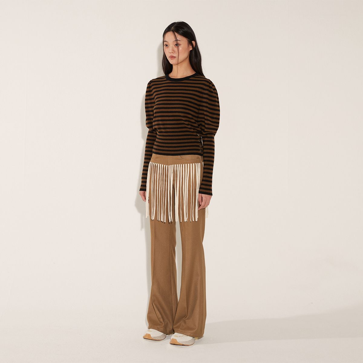 솔티페블(SALTY PEBBLE) STRIPE PUFF KNIT TOP [BROWN]