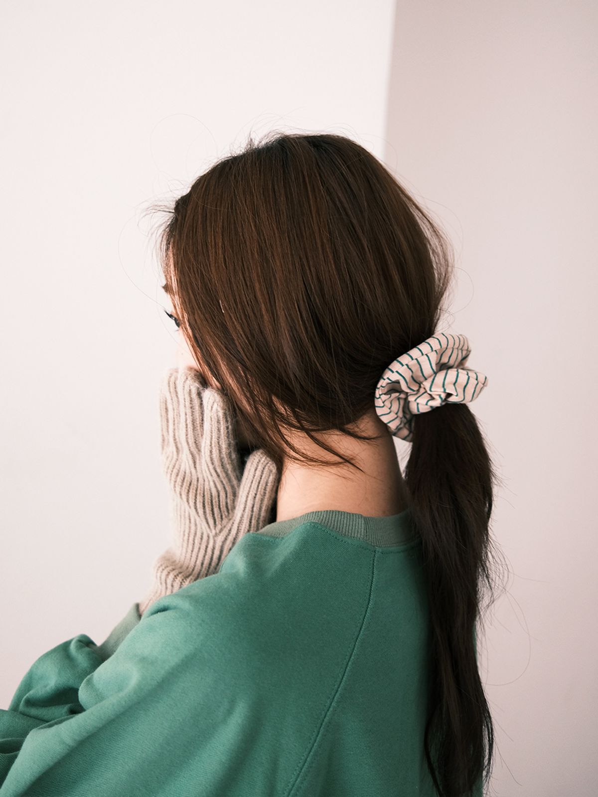위아이윤(YIYOON) 스트라이프 스크런치 (4컬러)