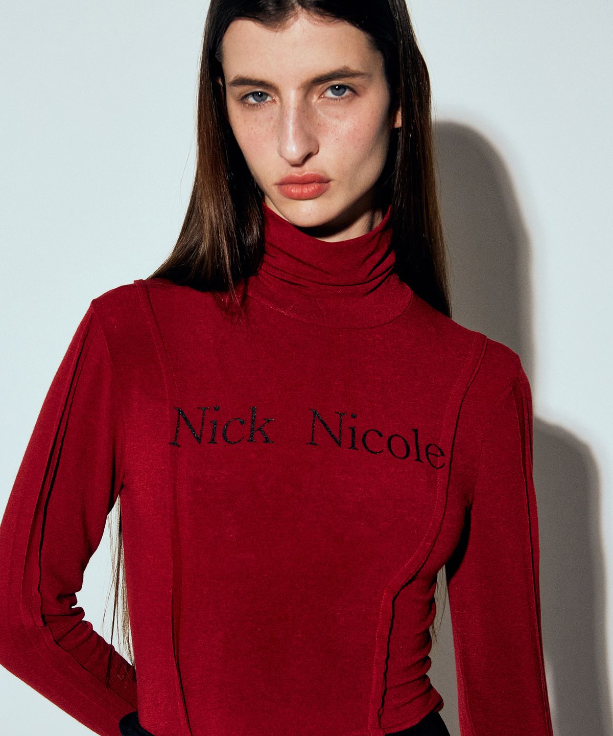 닉앤니콜(NICK&NICOLE) NICOLE PINTUCK LINE TURTLENECK TOP_RED