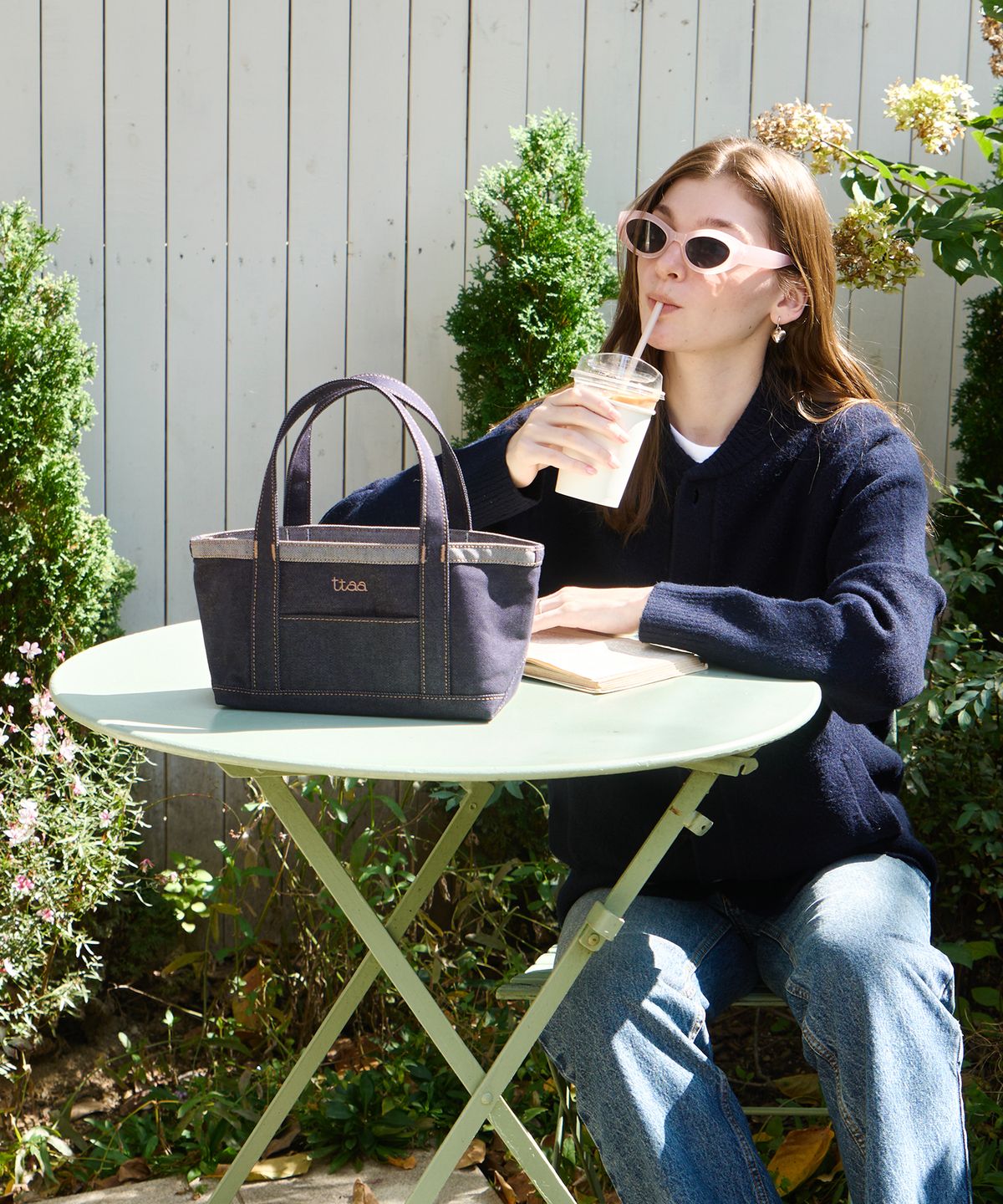 티티에이에이(TTAA) Logo Stitch Mini Tote Navy
