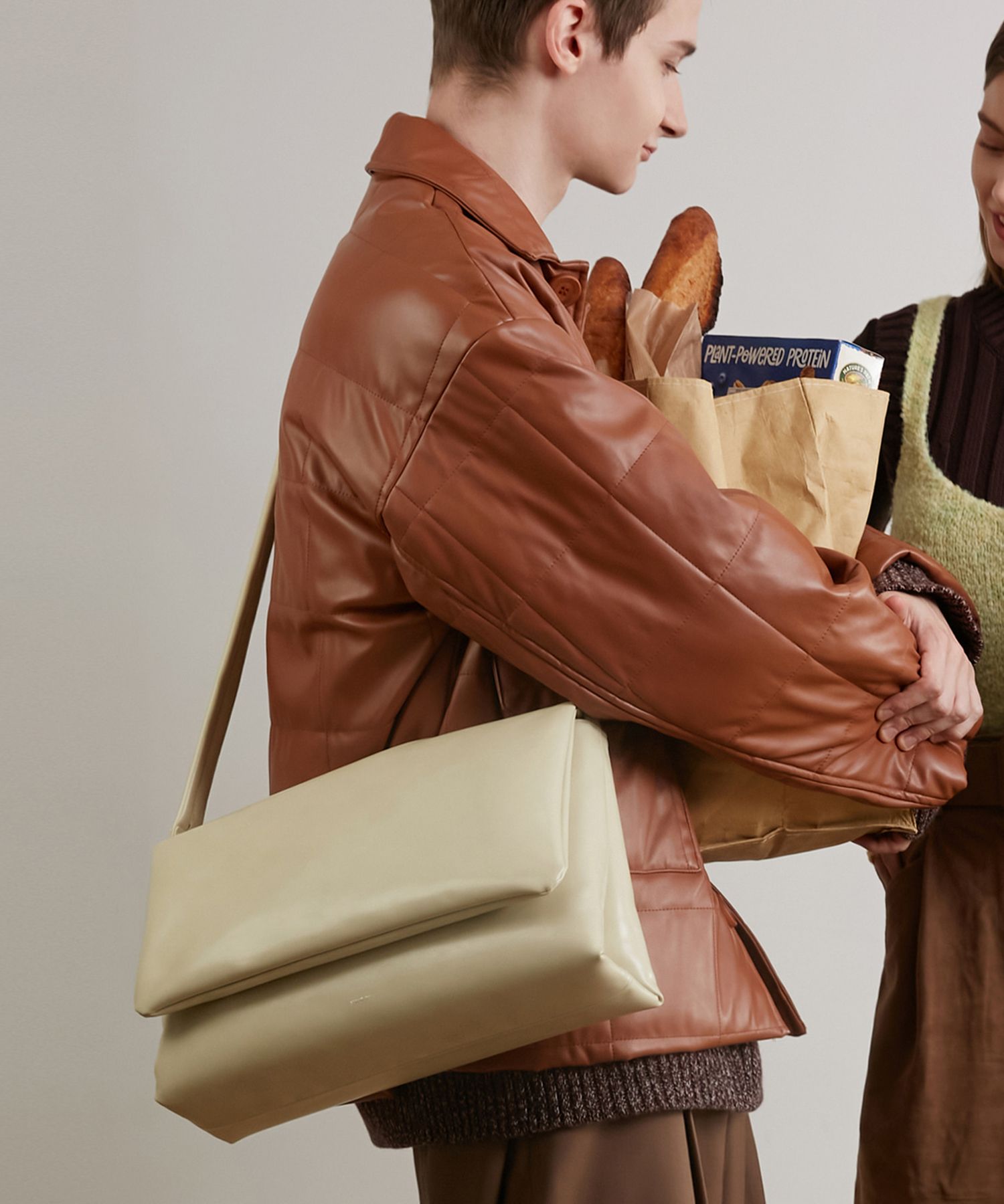 無料クーポン配布 アプリ | MUSINSA STAND bag Fluffy OIL バッグ