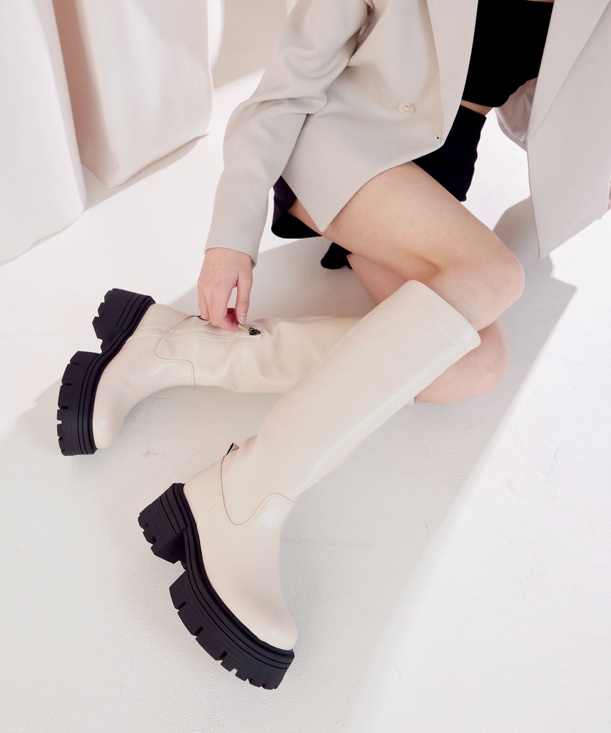 세스띠(CESTI) 패션 슬림 하이탑 롱부츠 (IVORY)
