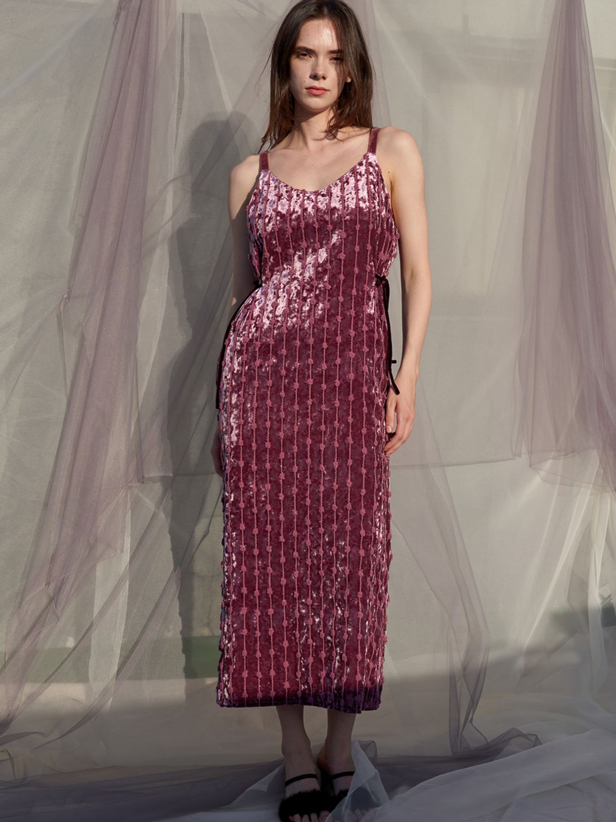 쏘리, 투 머치 러브(SORRY, TOO MUCH LOVE) Hollywood Ornament Velvet Dress_Burgundy