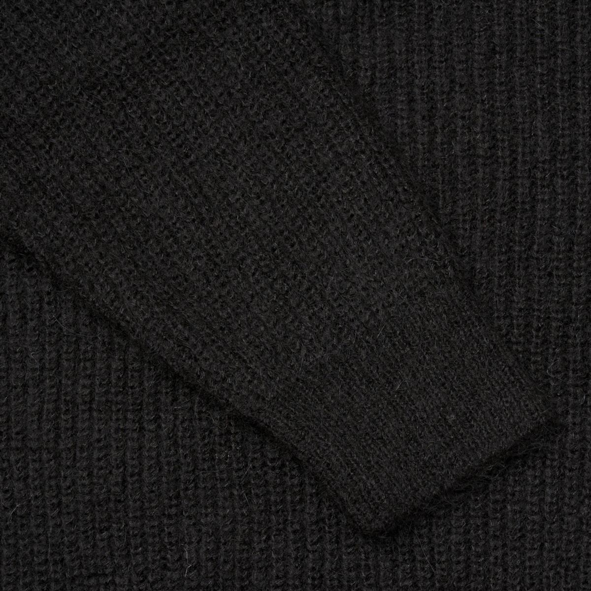 베르노(VERNO) [Casual] Alpaca crew-neck knit Black