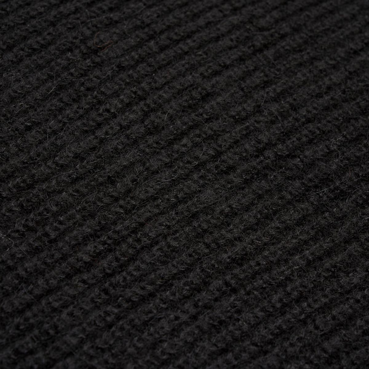 베르노(VERNO) [Casual] Alpaca crew-neck knit Black