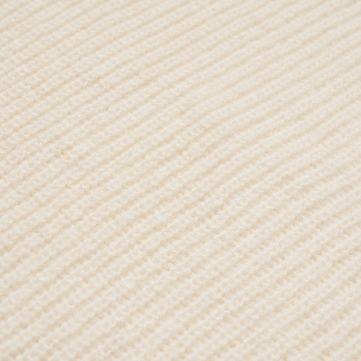 베르노(VERNO) [Casual] Alpaca crew-neck knit Ivory