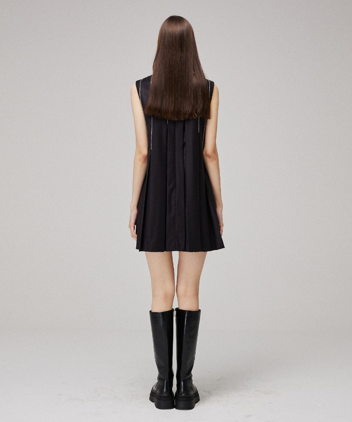 므아므(MMAM) Pleated unbalance stitch sleeveless dress