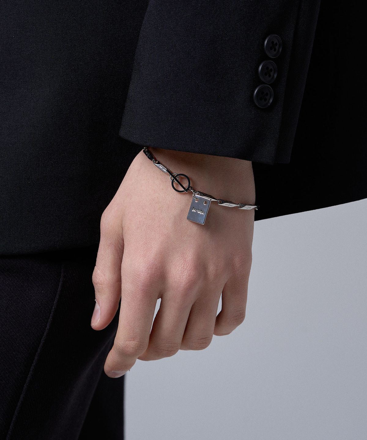 하와(HAWHA) SQUARE CROSS CHAIN BRACELET