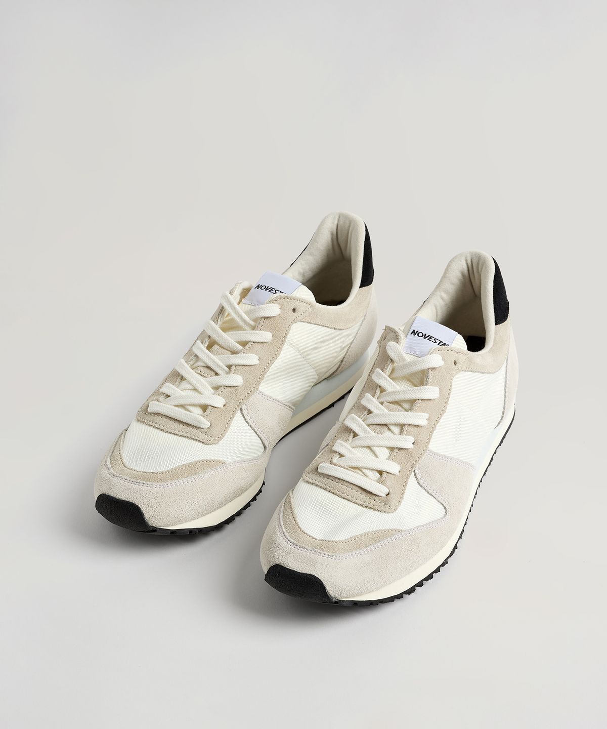 노베스타(NOVESTA) 마라톤 스니커즈 White