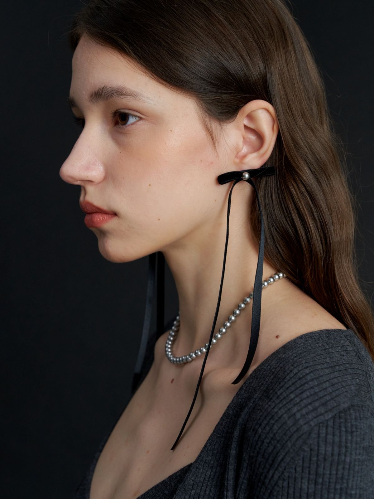 러브미몬스터(LOVE ME MONSTER) Pearl Velvet Ribbon Earrings (L233MER110)