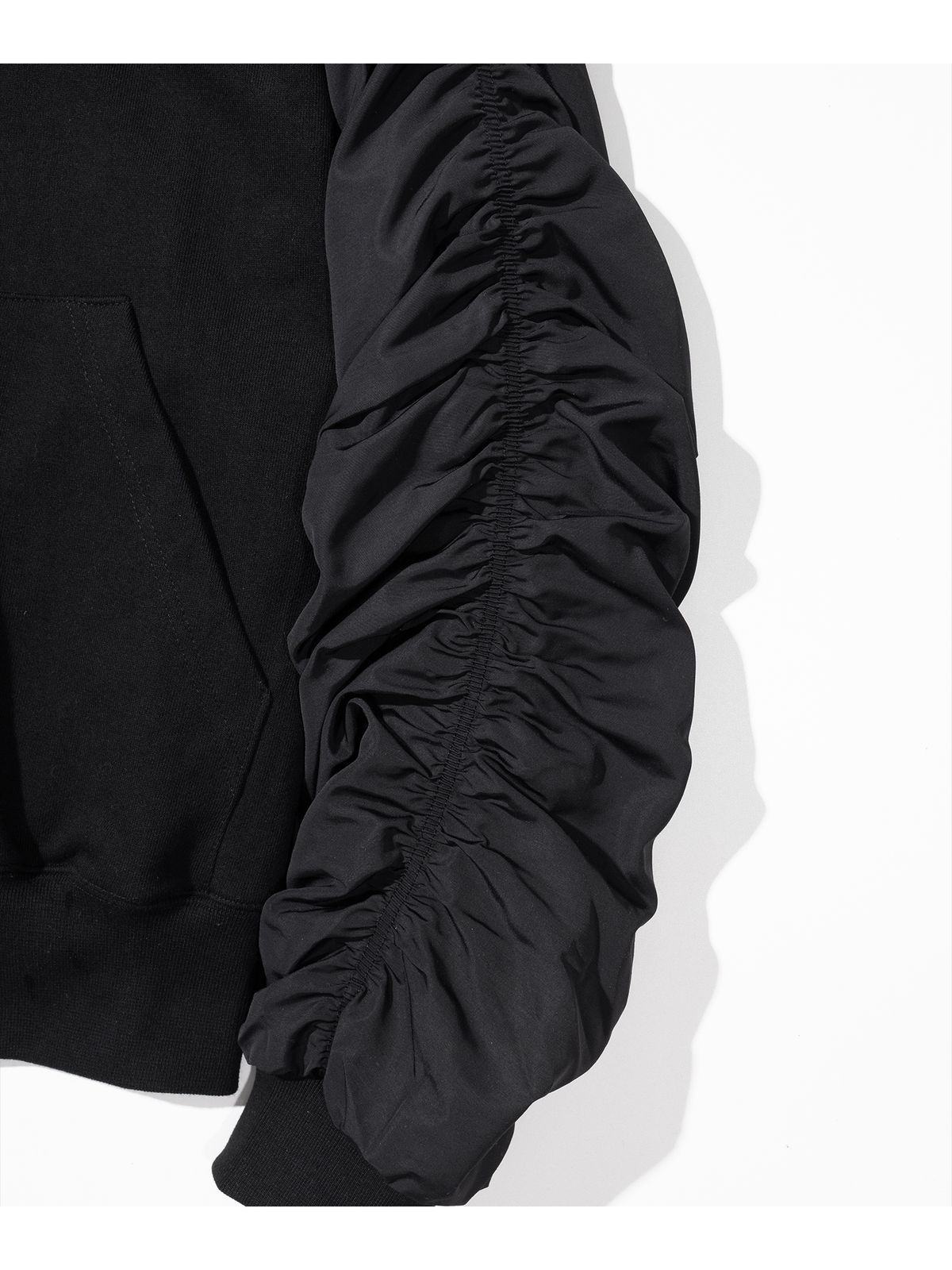 매스노운(MASSNOUN) BELINE PUCKERING HOODIE MFHHD006-BK