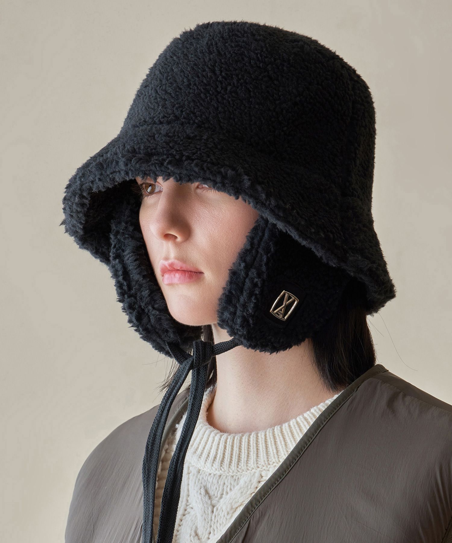 ★VARZAR★ VA Square Stud Fleece Bucket Hat Black VA Square Stud Fleece Bucket Hat / Black - VARZAR | 60