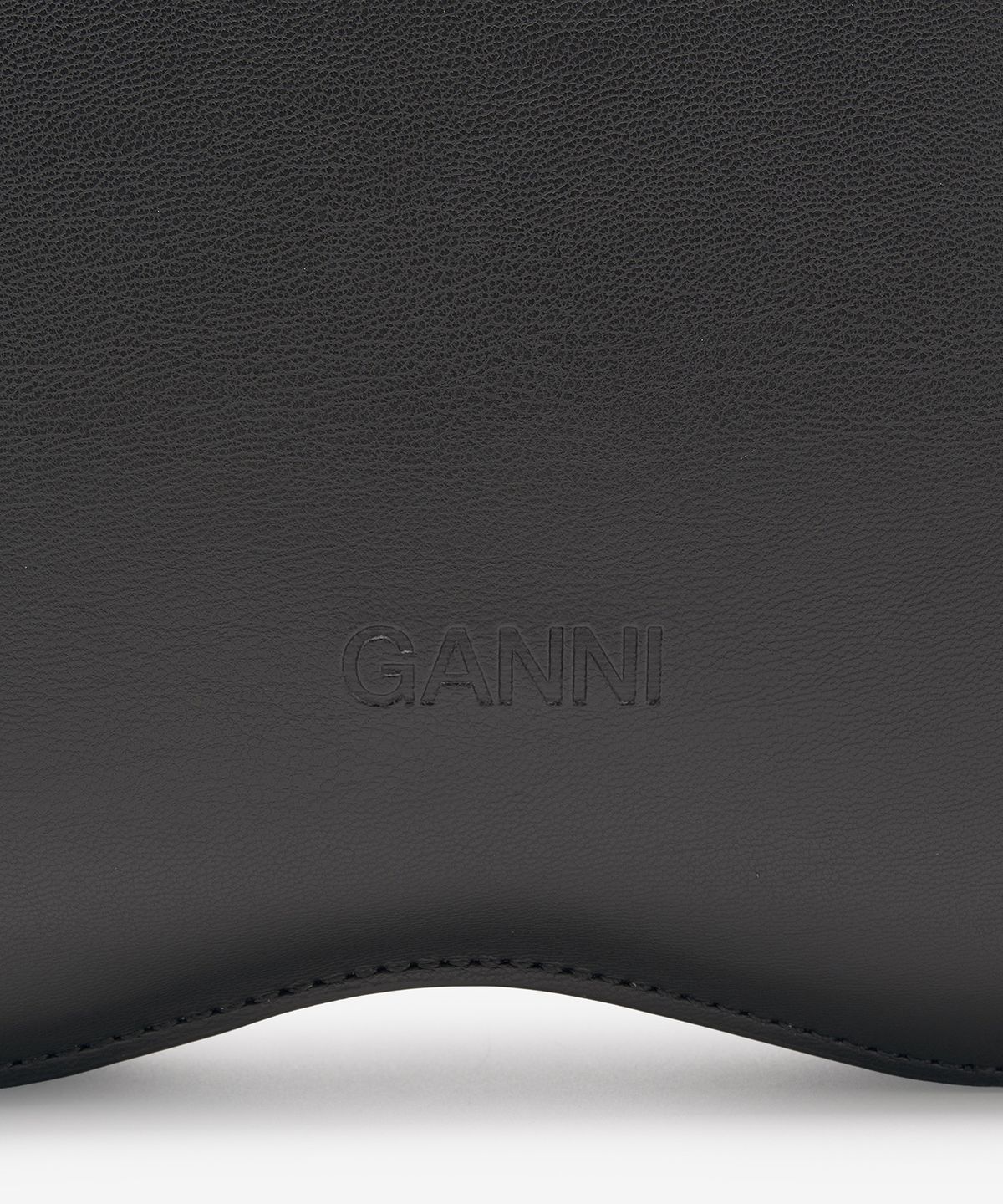가니(GANNI) 여성 버터플라이 로고 토트백 - 블랙 / A5207099