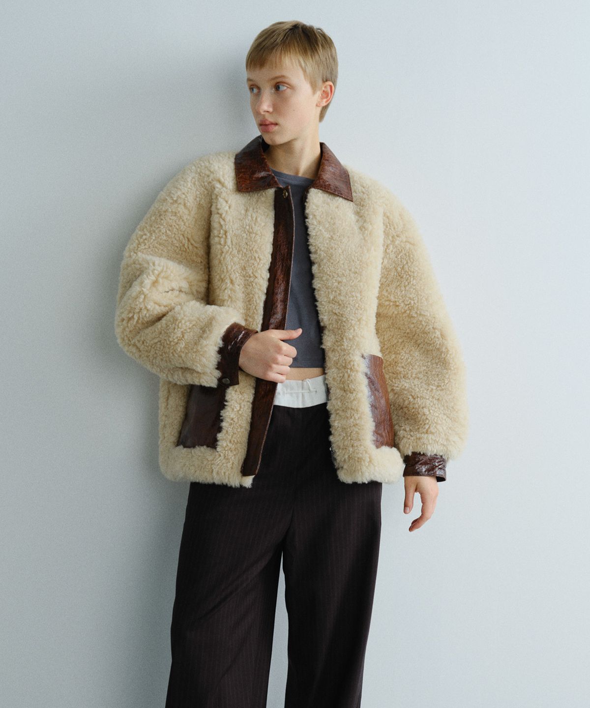 엔오르(EN OR) LEATHER COLORED FUR JACKET - BEIGE