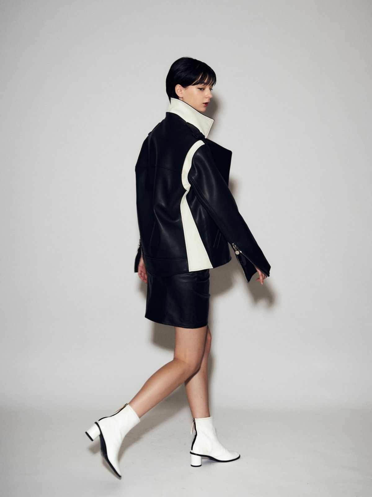 룬케이브(LUNECAVE) 카우스킨 라이더 자켓 WOMEN