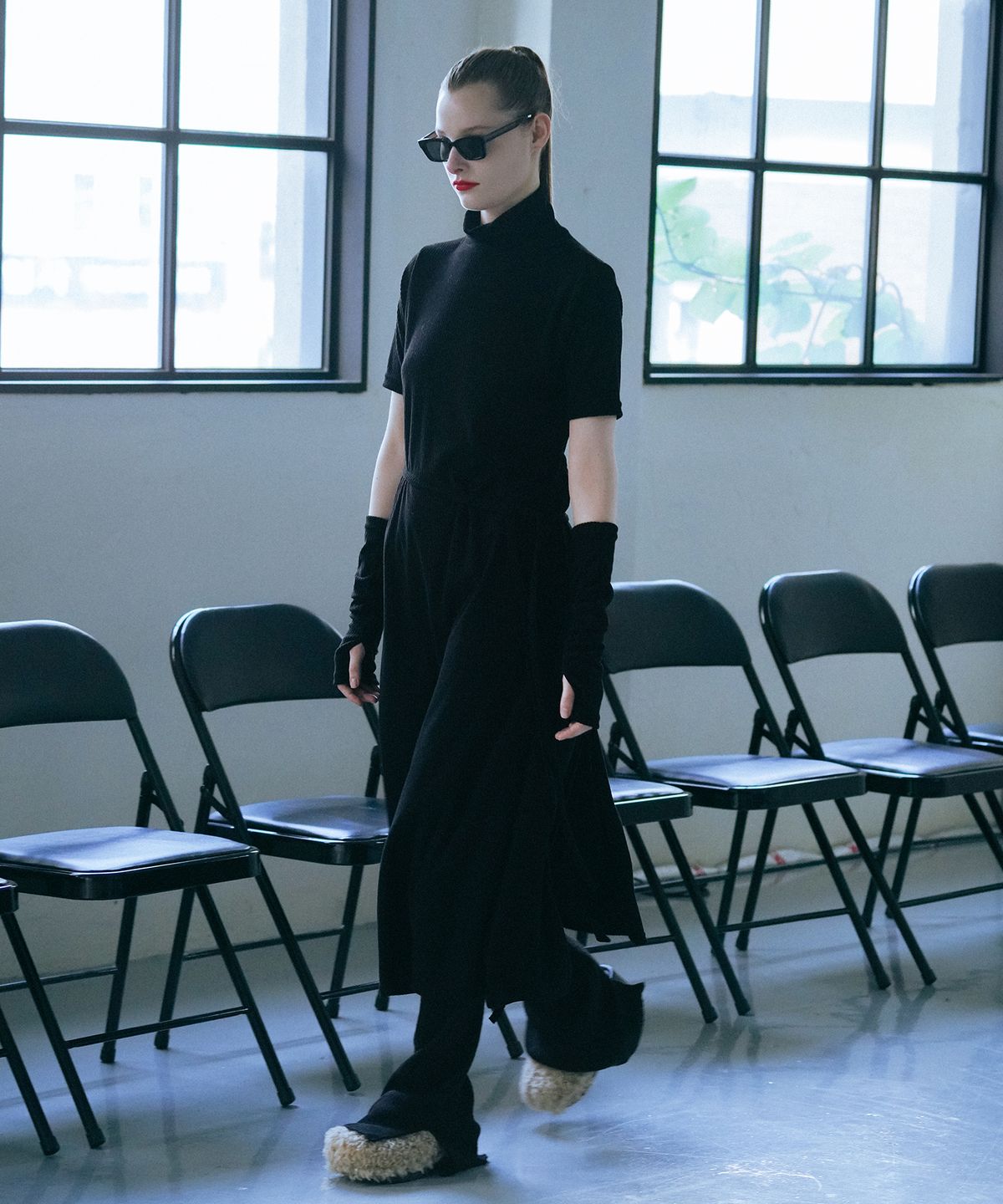 320쇼룸(320SHOWROOM) Turtle neck Wrap Long One piece Black(워머 포함)