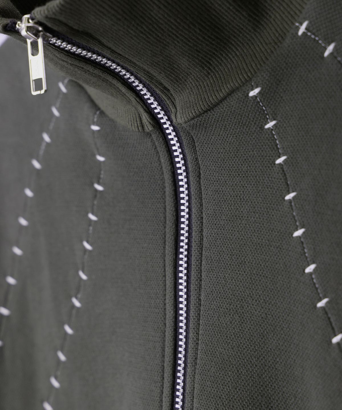 키아세(KIIACE) Embroidered Track Jacket - Olive