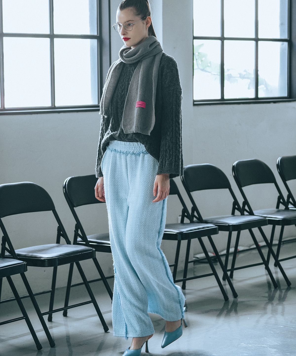 320쇼룸(320SHOWROOM) Wool Boucle Tweed Banding Pants Skyblue