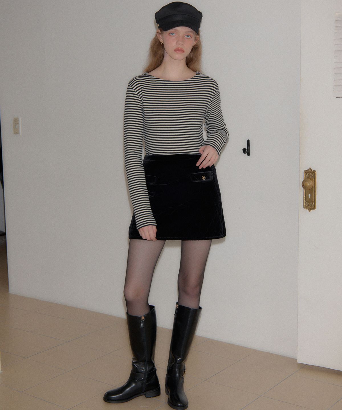살롱 드 욘(SALON DE YOHN) Velvet Quilting Mini Skirt
